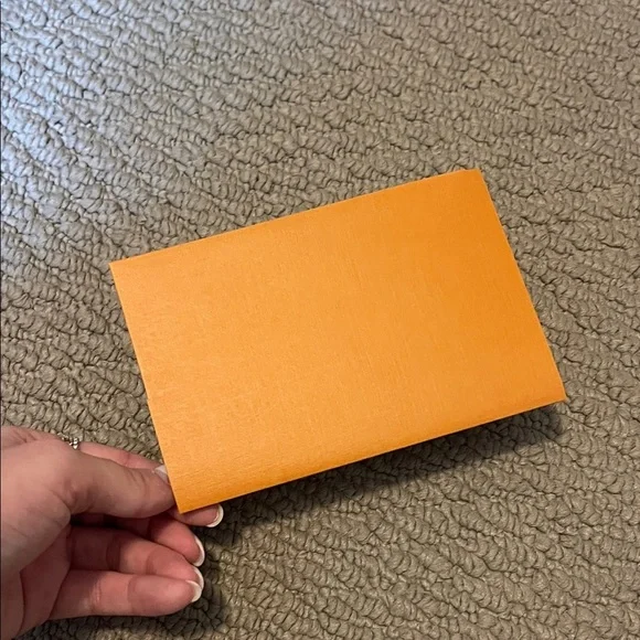 Louis Vuitton Orange and Cream Card - Picture 3 of 4